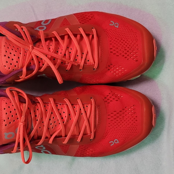 Women's On Cloud Cloudflow sz 9 - Picture 4 of 6